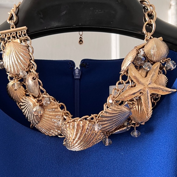 Jewelry - Gold Seashell cluster Necklace - costume